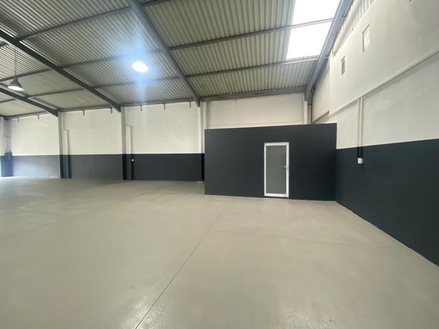 To Let Commercial Property for Rent in North End Eastern Cape
